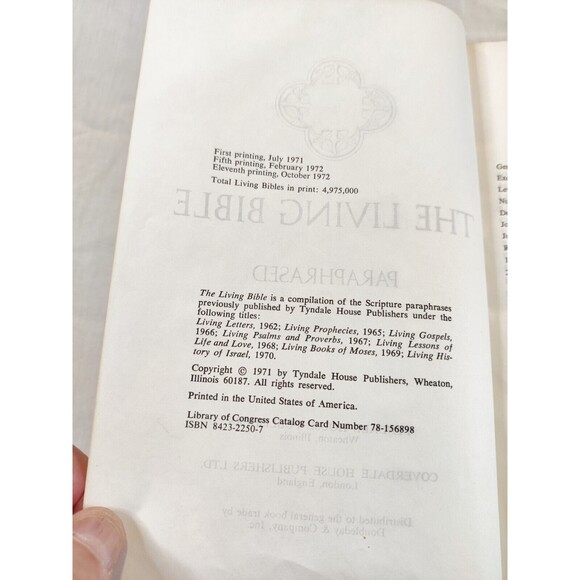 The Living Bible Paraphrased Tyndale Green Padded Hardcover 1972 - Picture 12 of 12